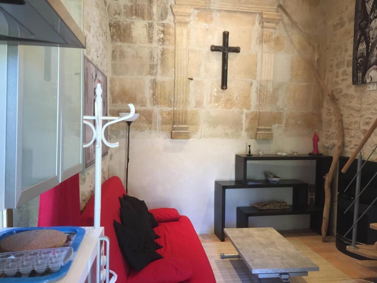 Holiday home Mas De La Chapelle Sainte-elisabeth *
