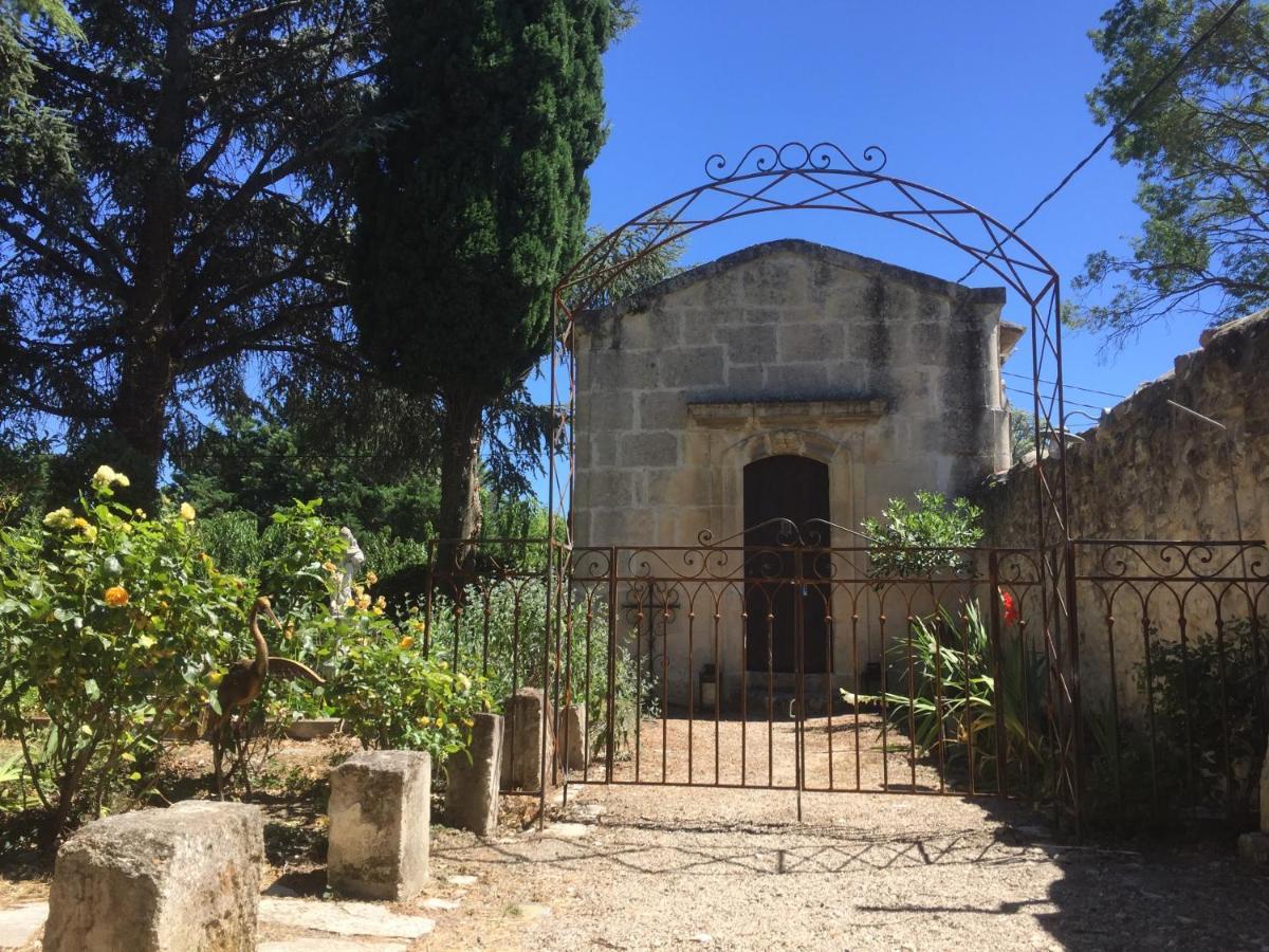 Mas De La Chapelle Sainte-elisabeth Holiday home Tarascon