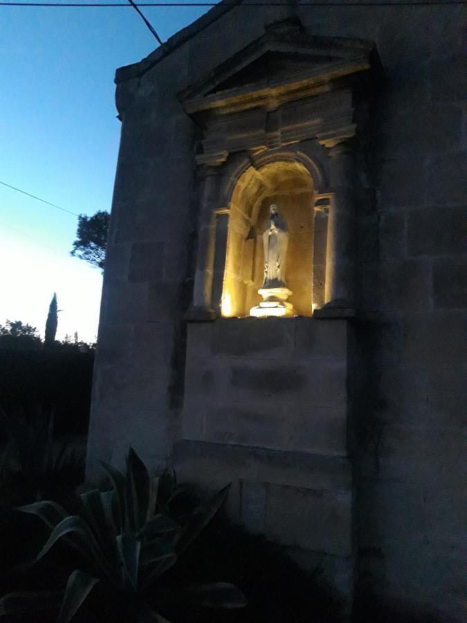 Mas De La Chapelle Sainte-elisabeth * Tarascon