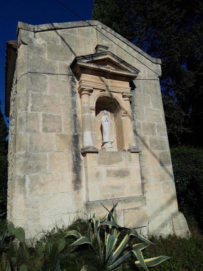 Holiday home Mas De La Chapelle Sainte-elisabeth