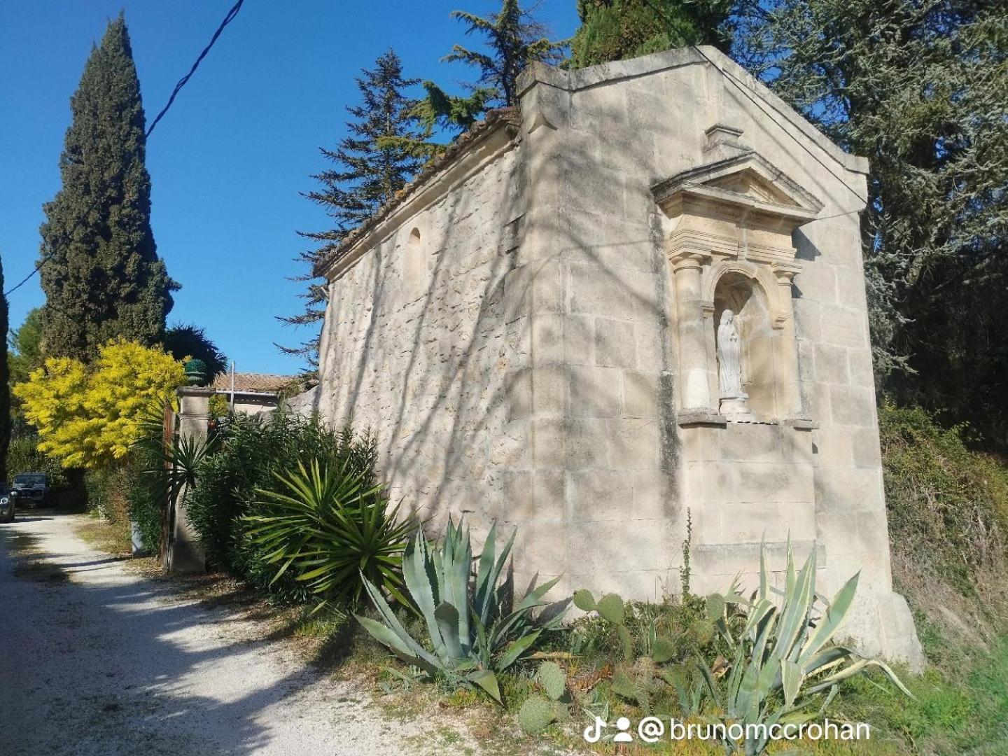 Mas De La Chapelle Sainte-elisabeth Holiday home Tarascon