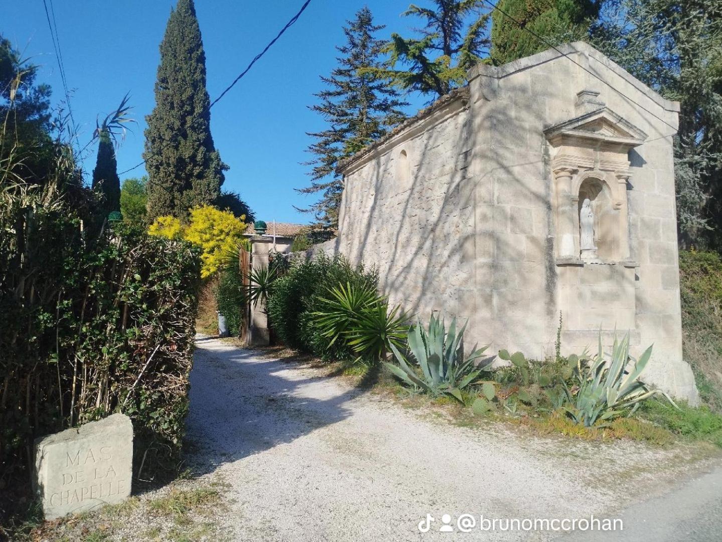 Mas De La Chapelle Sainte-elisabeth * Tarascon