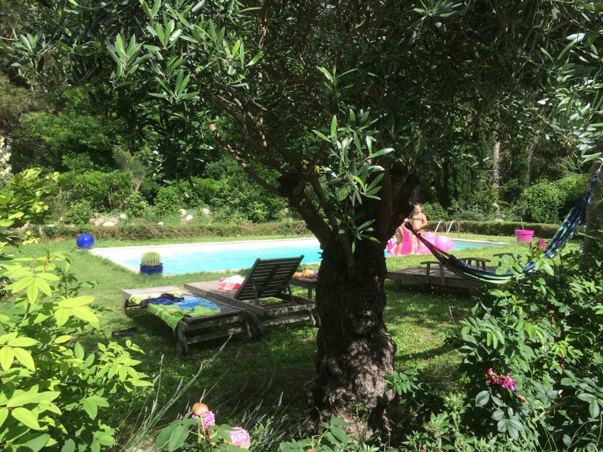 Mas De La Chapelle Sainte-elisabeth Holiday home Tarascon