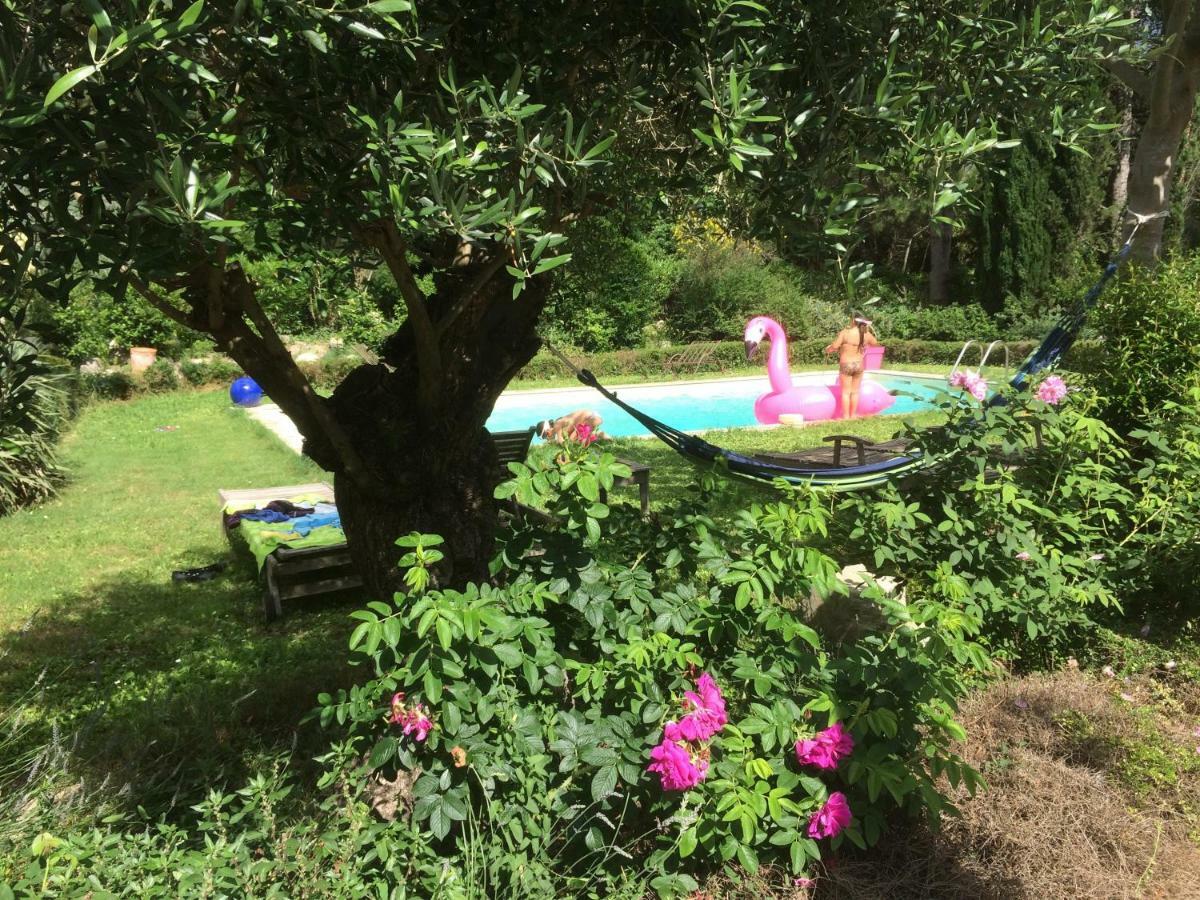 Holiday home Mas De La Chapelle Sainte-elisabeth