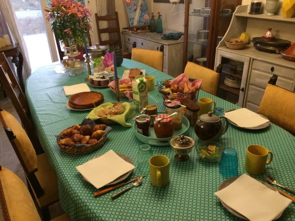 Mas De La Chapelle Sainte-elisabeth Holiday home Tarascon